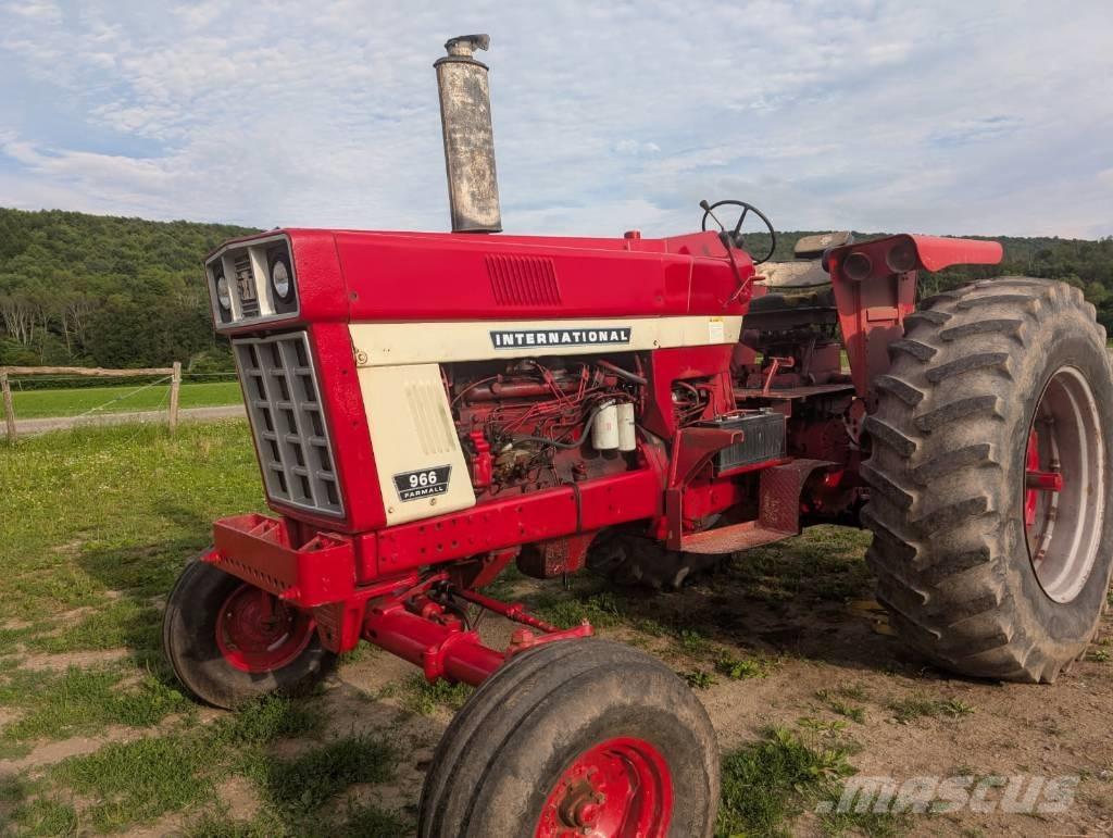 International 966 Tractoare