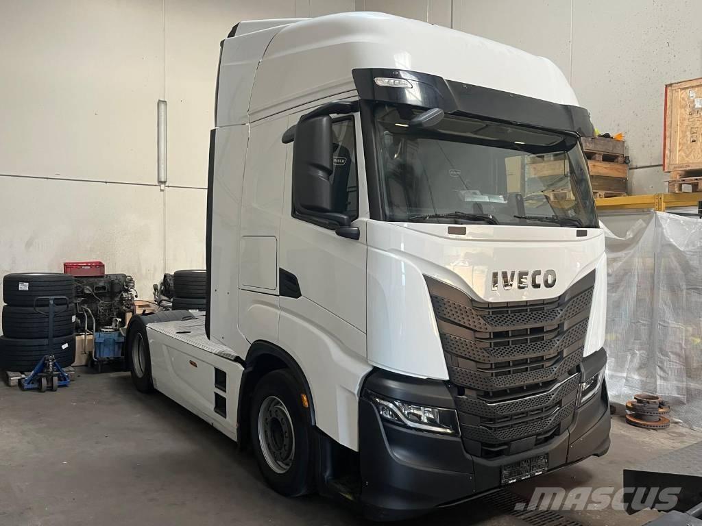 Iveco S-Way AS 440 Autotractoare