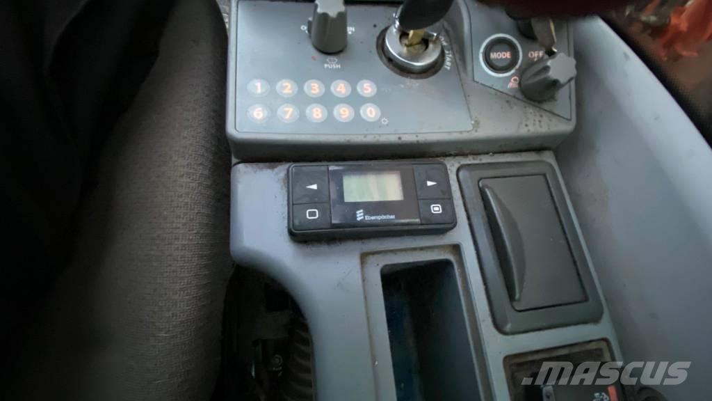 Hitachi ZX 210 LC-6 Excavatoare pe șenile
