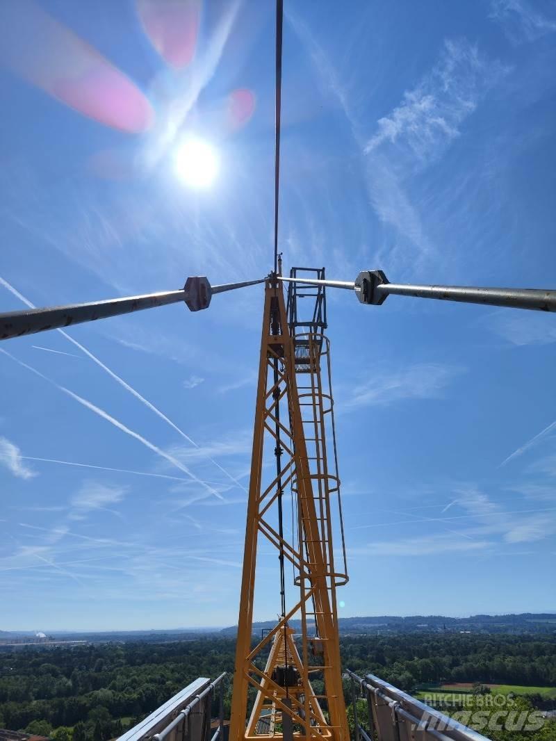 Liebherr 200EC-H Macarale turn