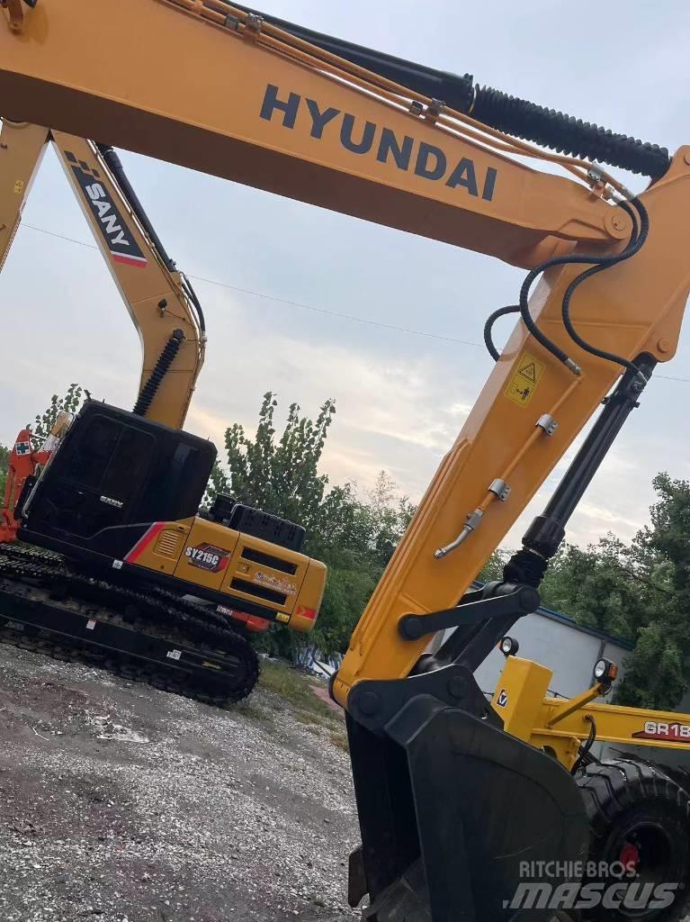 Hyundai R220 Excavatoare pe șenile
