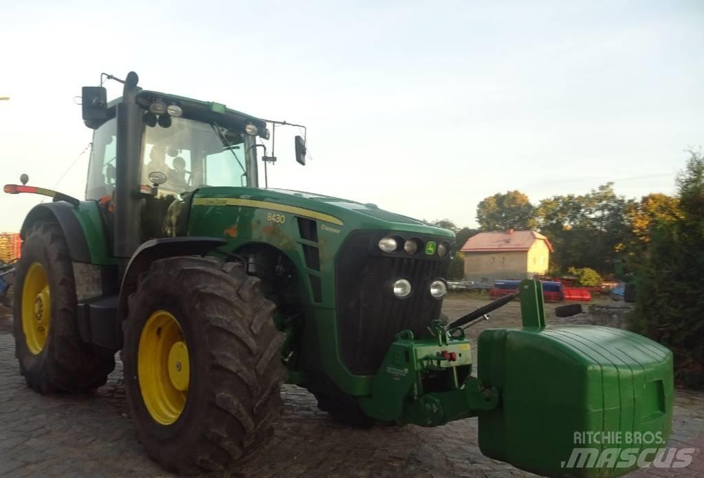 John Deere 8430 Tractoare