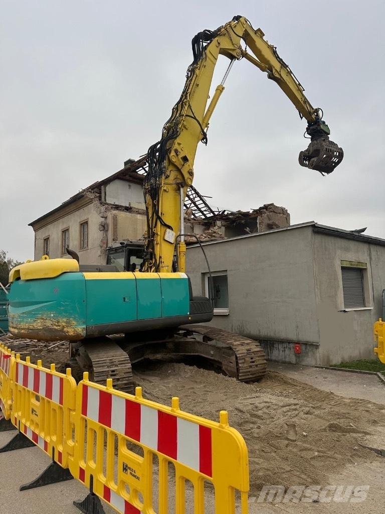 Hitachi LC 250 Excavatoare de demolare