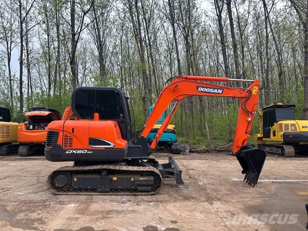 Doosan DX60 Excavatoare pe șenile
