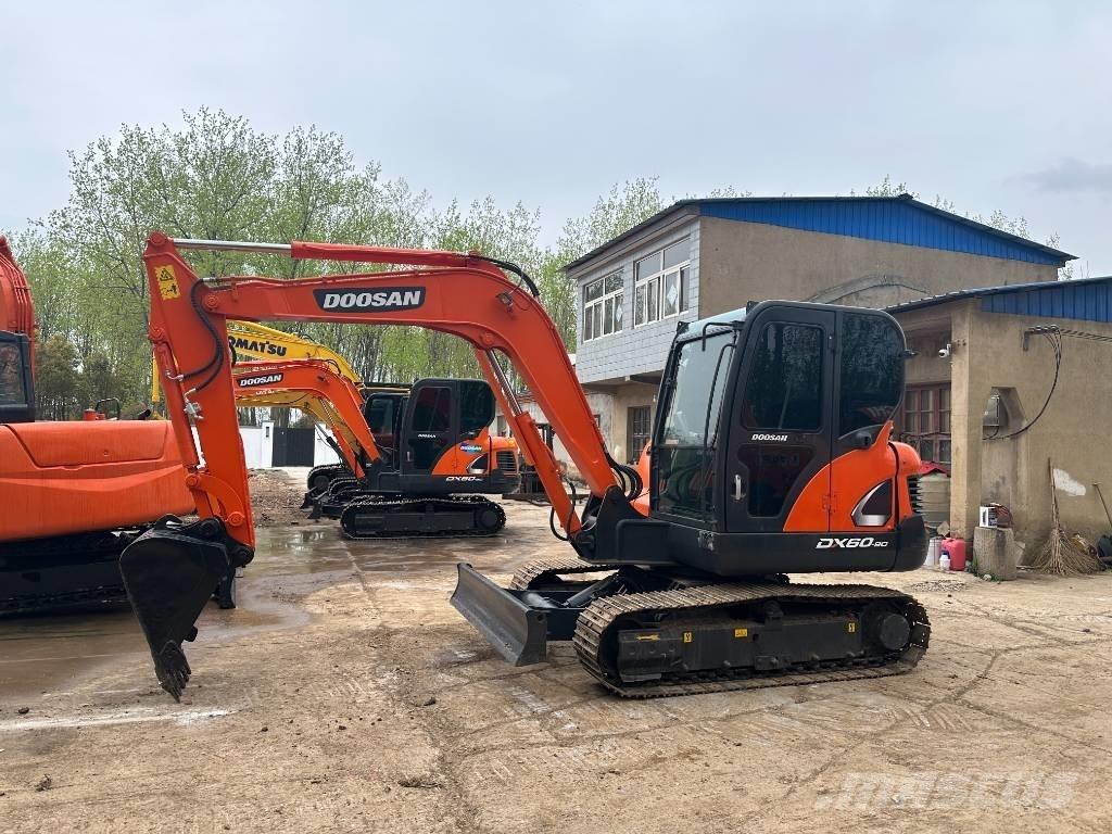 Doosan DX60 Excavatoare pe șenile
