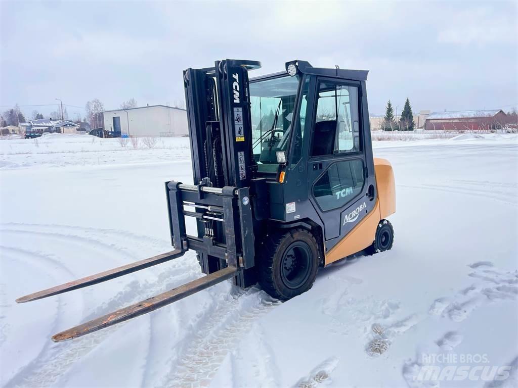 TCM FA 30D ACROBA Stivuitor diesel