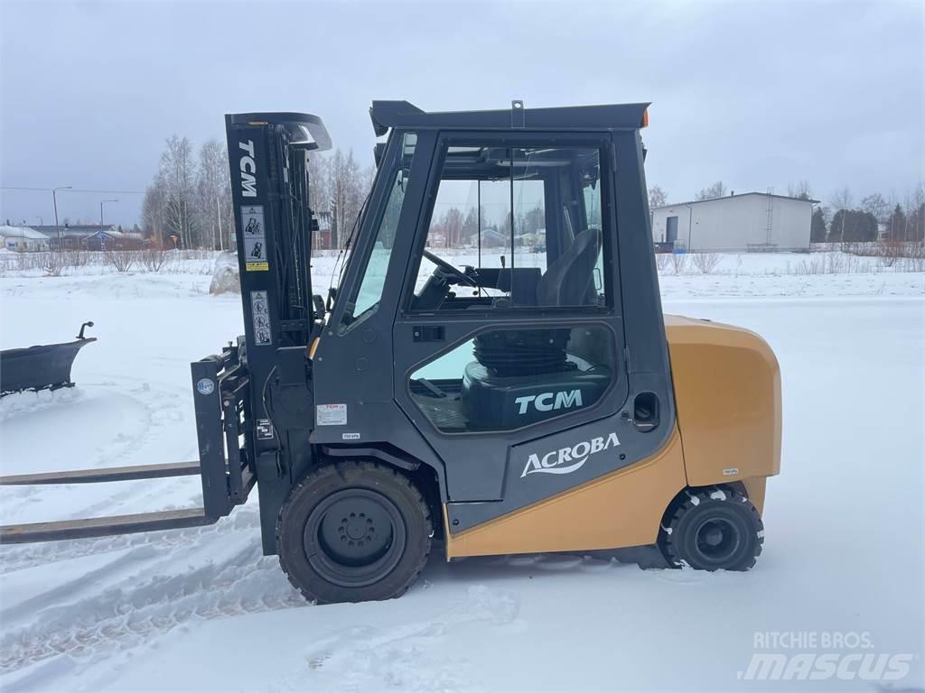 TCM FA 30D ACROBA Stivuitor diesel