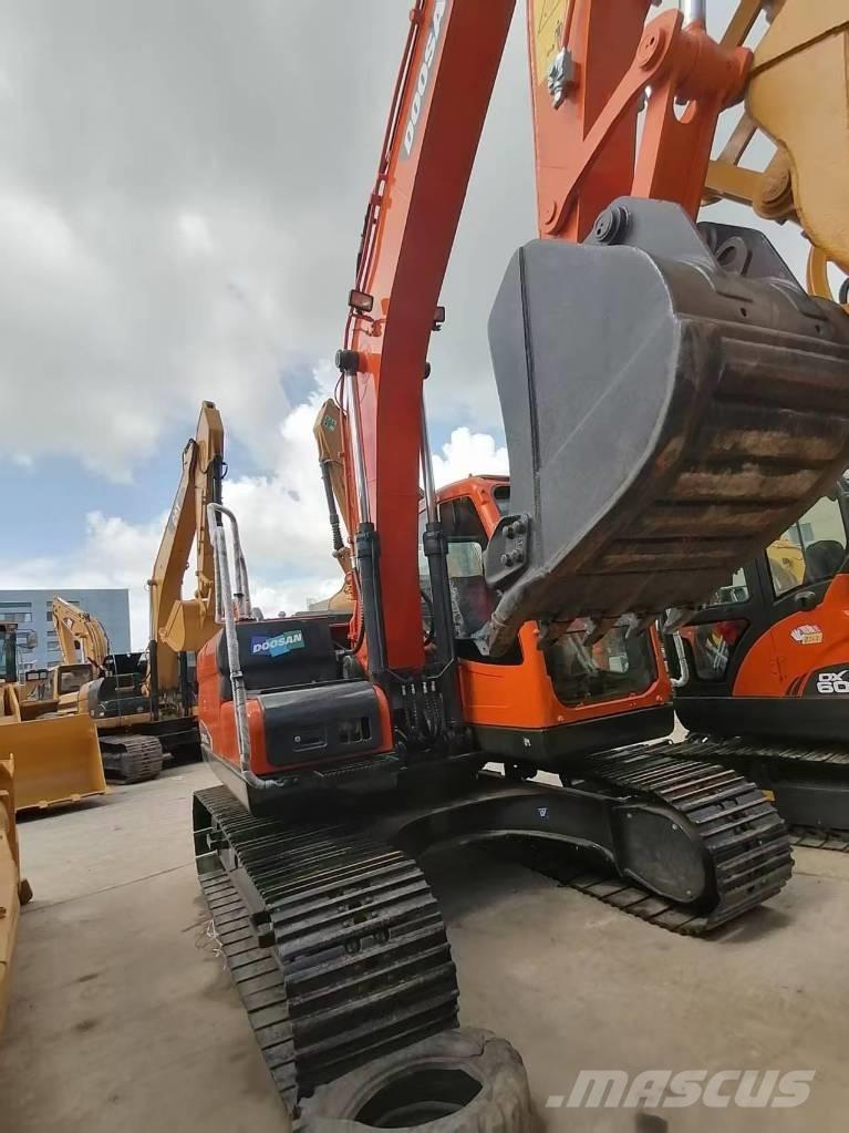 Doosan DX 140 Excavatoare pe șenile
