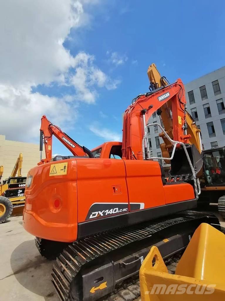 Doosan DX 140 Excavatoare pe șenile
