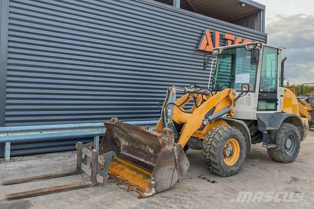 Liebherr L 506 Incarcator pe pneuri