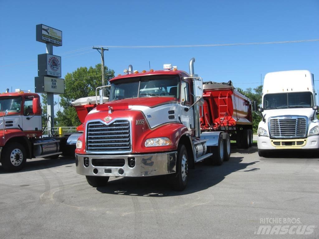 Mack CXN 613 Autotractoare