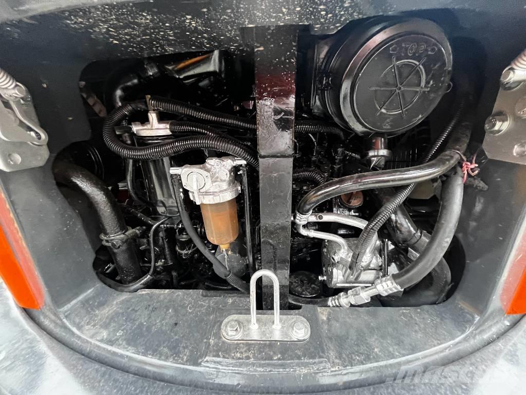 Hitachi ZX 50 U Mini excavatoare < 7t