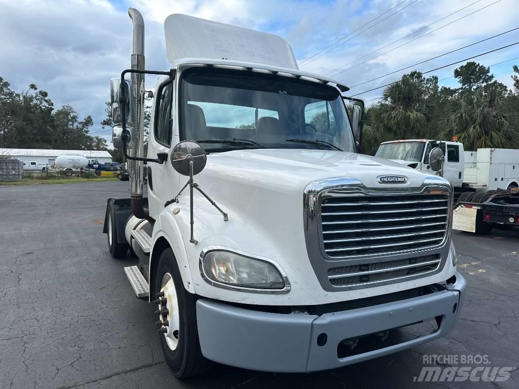Freightliner M2 112 Autotractoare