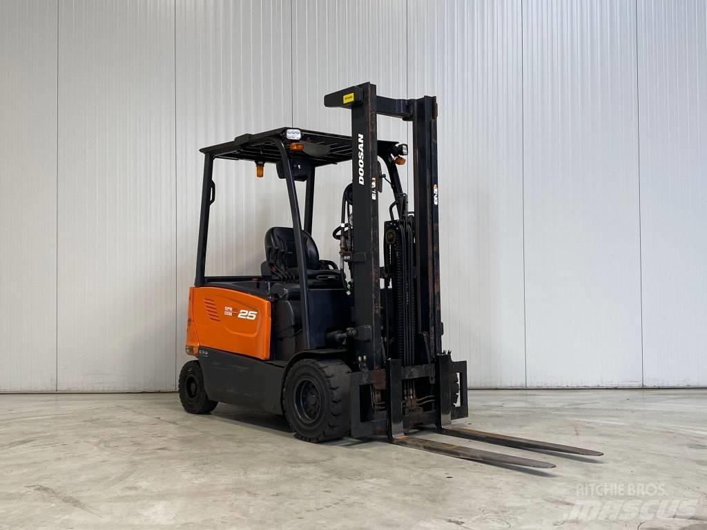 Doosan B25X-7 Stivuitor electric