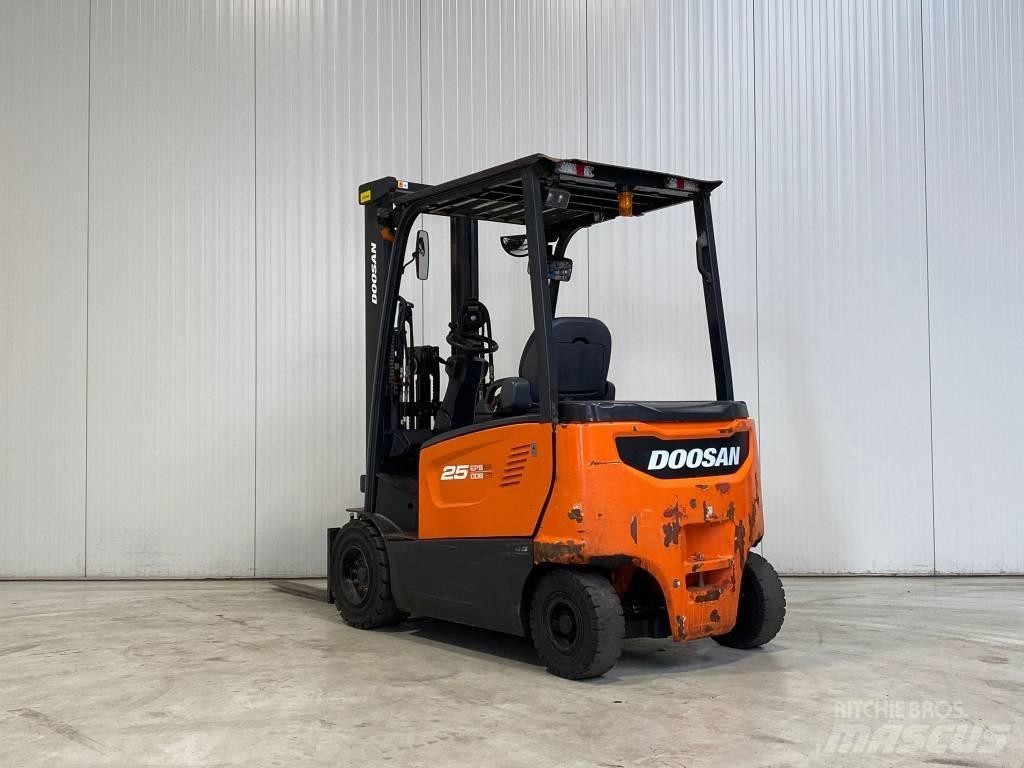 Doosan B25X-7 Stivuitor electric