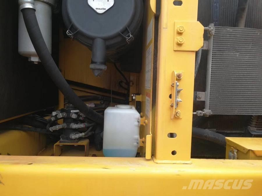 Komatsu PC 200-8 Excavatoare pe șenile
