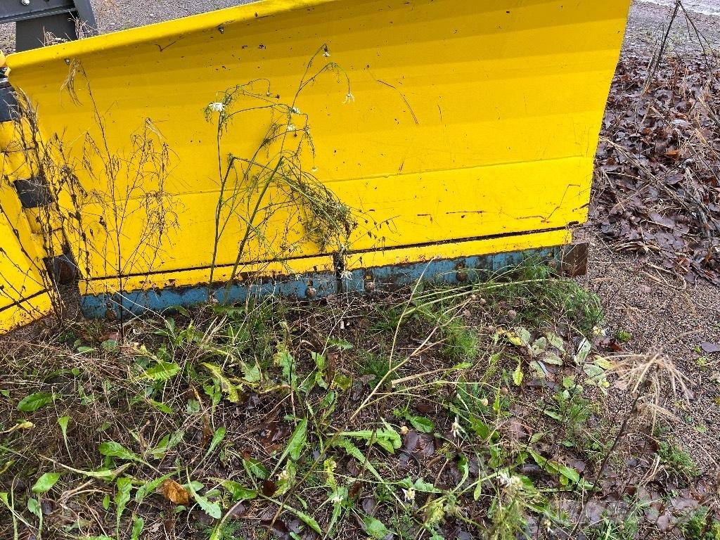 Vama 320 Lame pentru dezapezire si pluguri