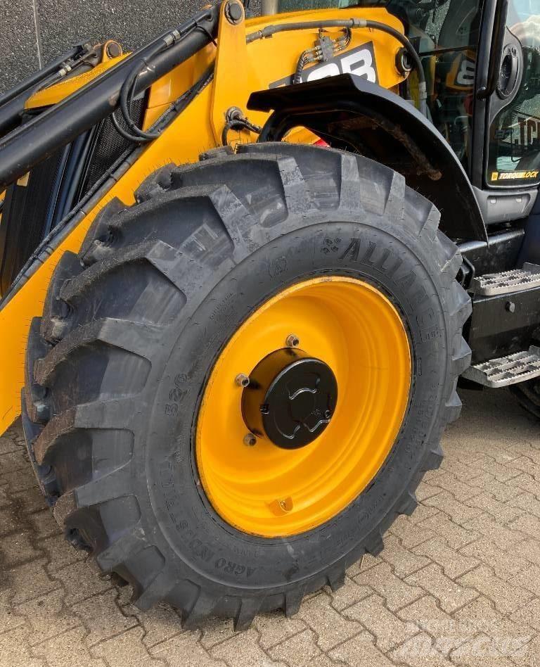 JCB 4 CX Buldoexcavatoare