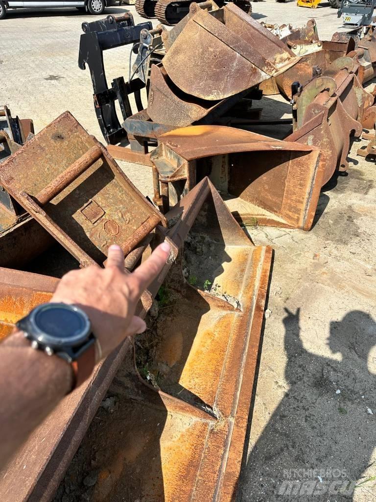 JCB 4 CX Buldoexcavatoare