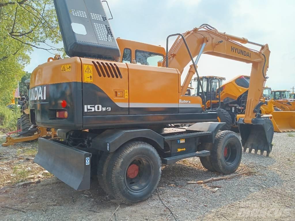 Hyundai 150W-9 Excavatoare pe șenile
