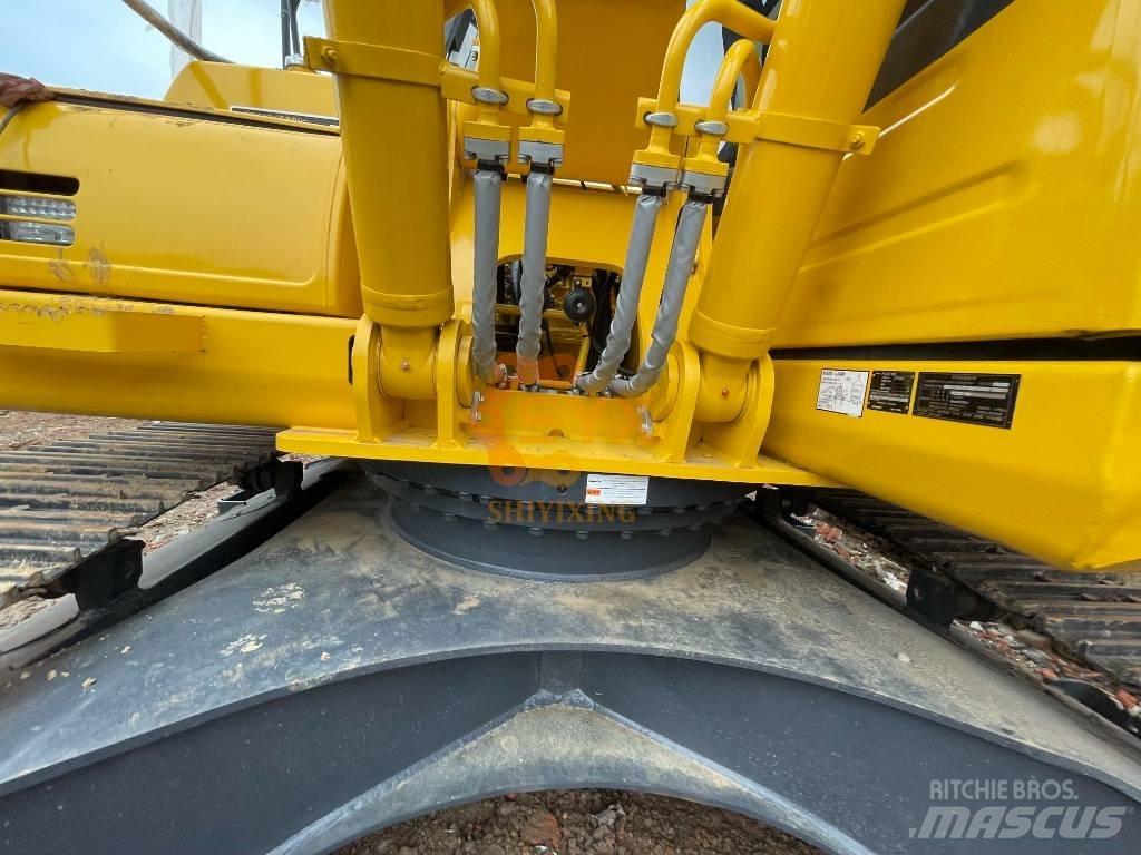 Komatsu PC 220 Excavatoare pe șenile
