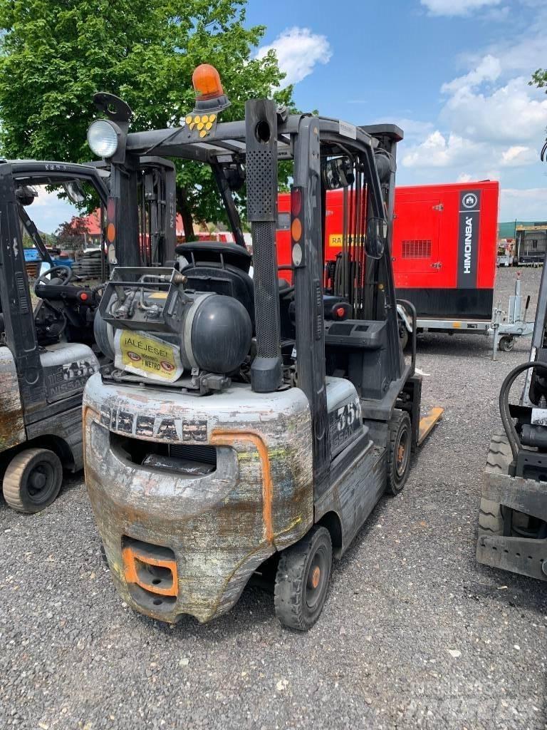 Nissan P1D1A18LQ Stivuitor GPL