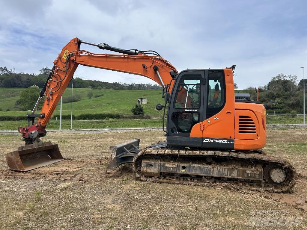 Doosan DX 140 Excavatoare pe șenile
