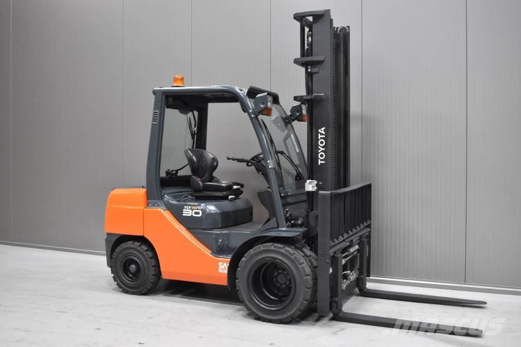Toyota 02-8FDF30 Stivuitor diesel