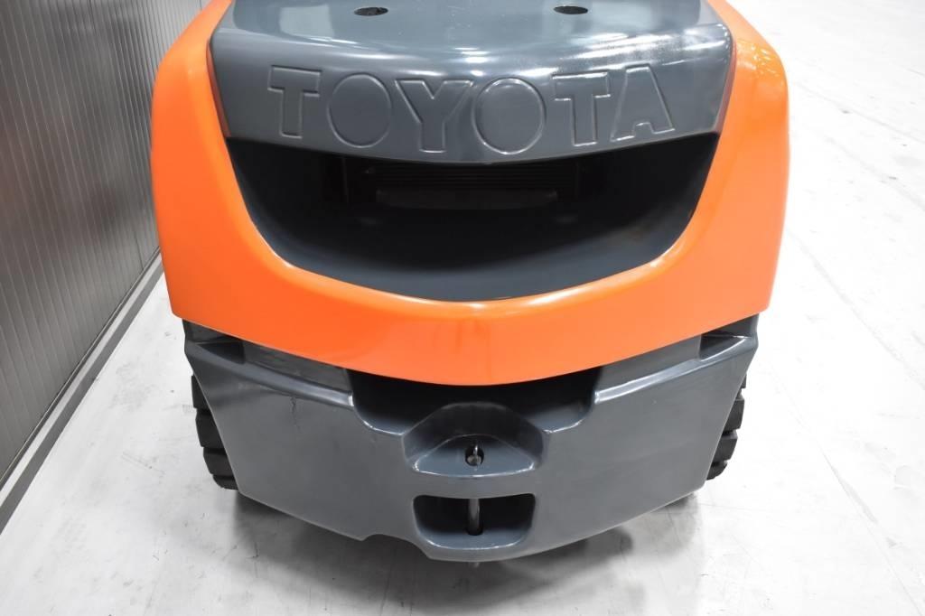 Toyota 02-8FDF30 Stivuitor diesel