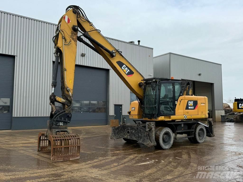 CAT MH3022 Excavatoare speciale