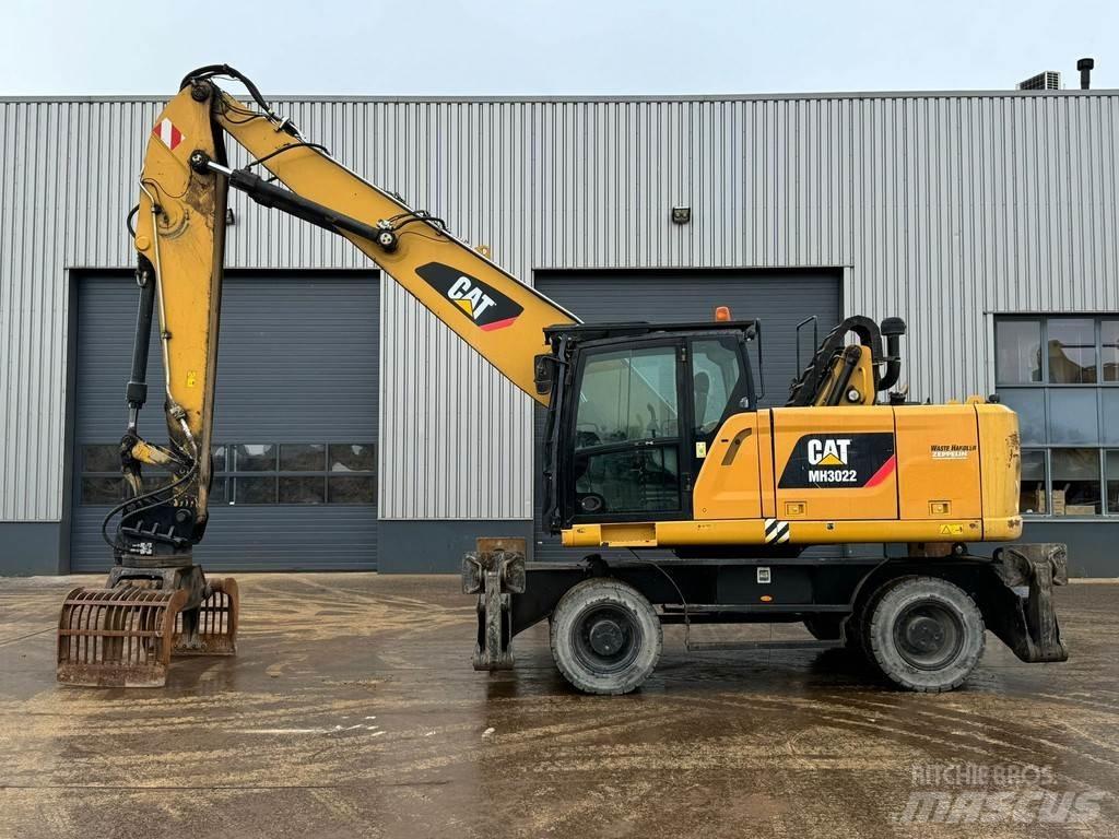 CAT MH3022 Excavatoare speciale