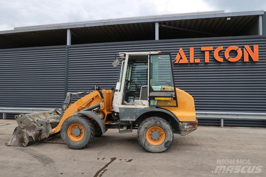 Liebherr L 506 Incarcator pe pneuri