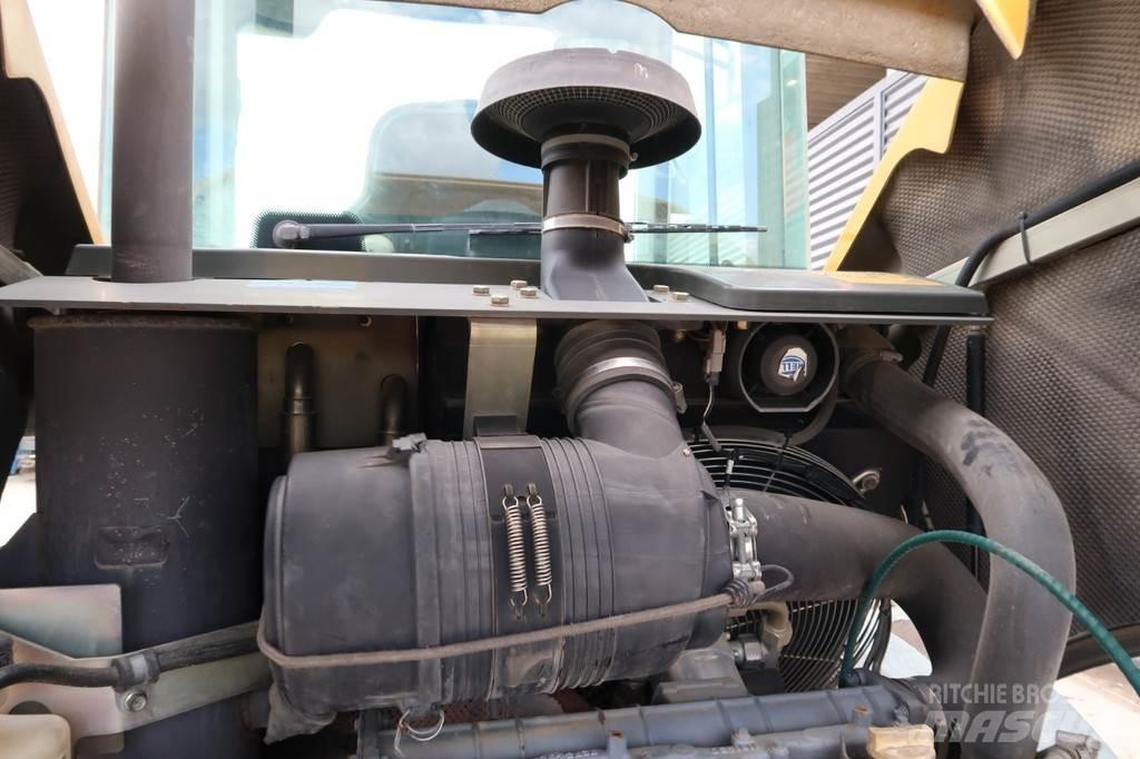 Liebherr L 506 Incarcator pe pneuri