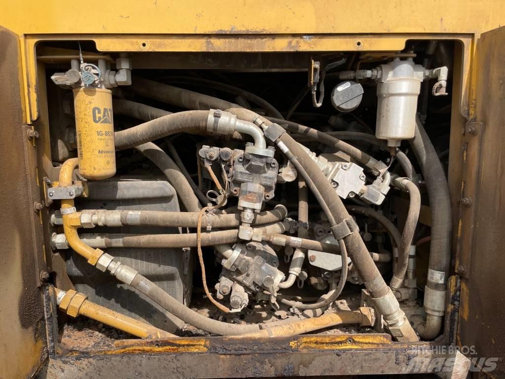 CAT AP555F Pavatoare asfalt