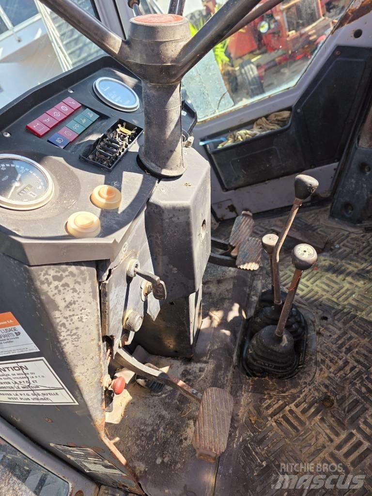 Massey Ferguson 690 Tractoare