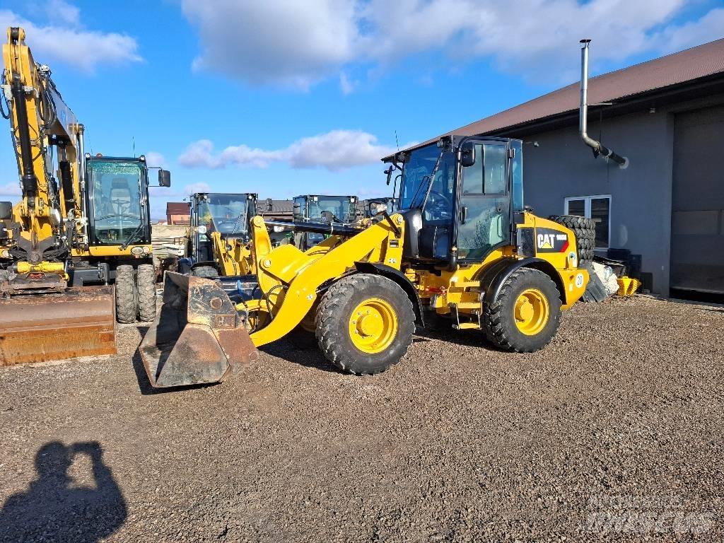CAT 908M Incarcator pe pneuri