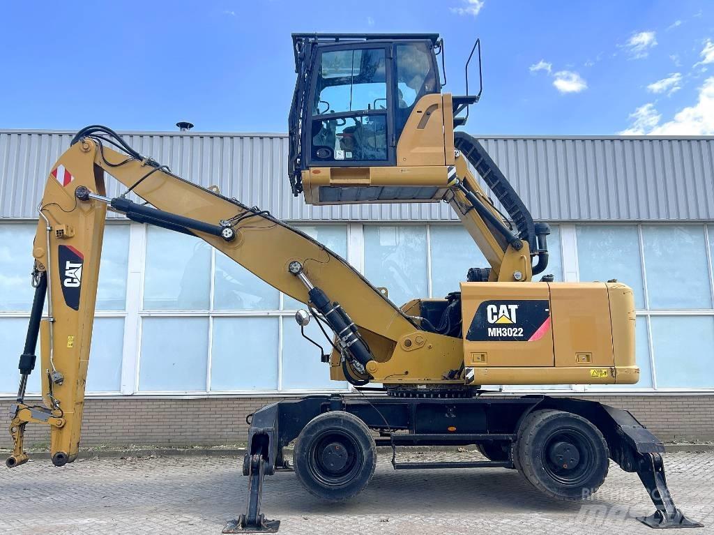 CAT MH 3022    2015    CE Paleta de manipulare