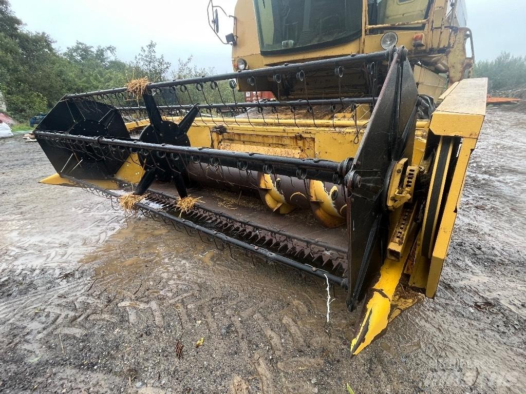 New Holland T56 Combine de secerat