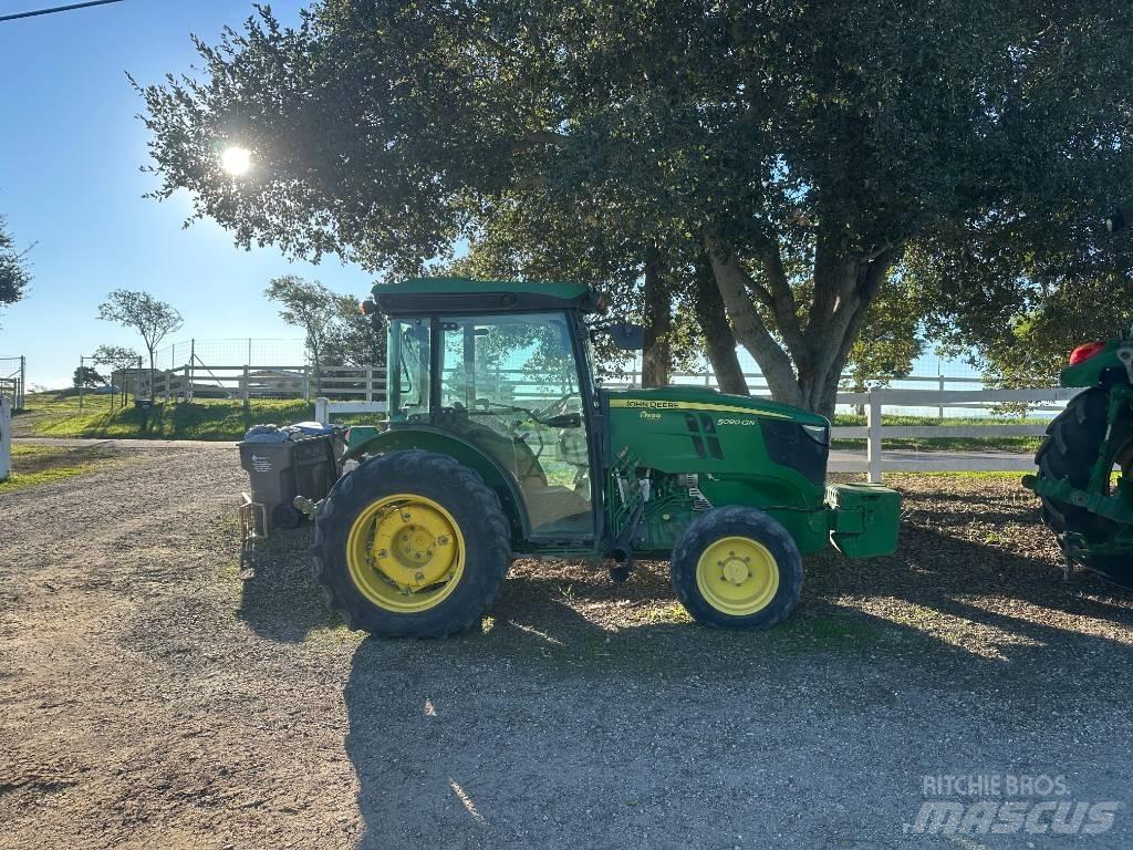 John Deere 5090 GN Tractoare