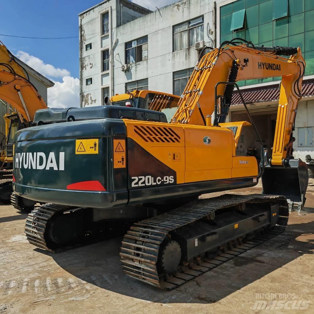 Hyundai R220LC-9S Excavatoare pe șenile
