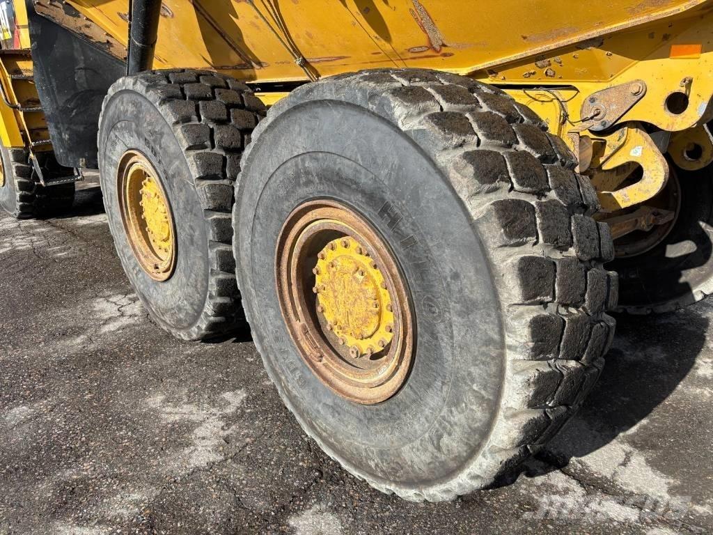 CAT 730 C2 (Tailgate) Transportoare articulate