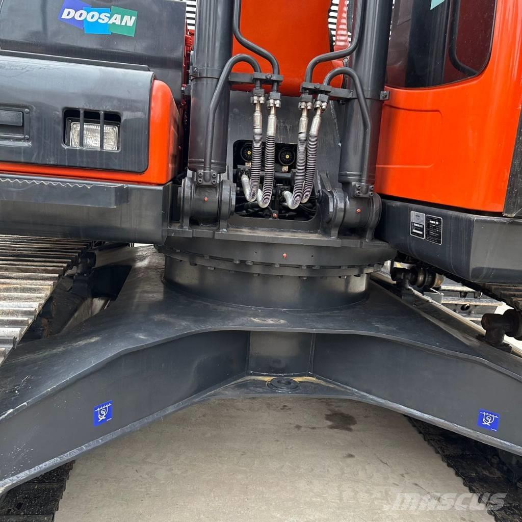 Doosan DX225LC-9C Excavatoare pe șenile
