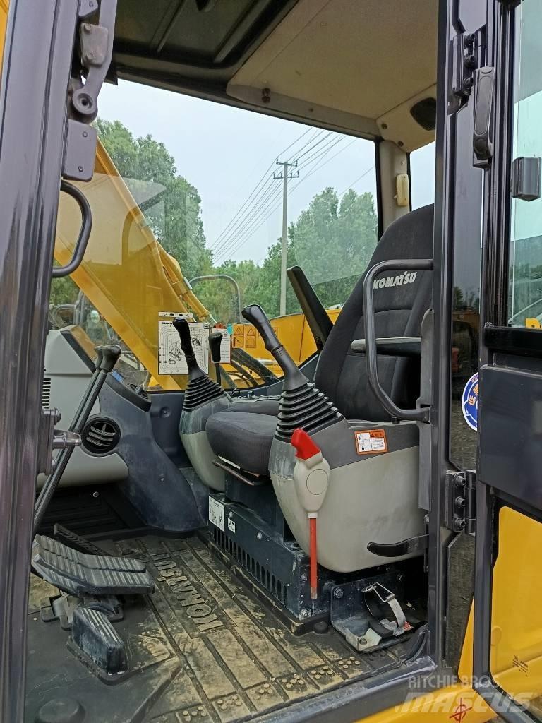 Komatsu PC 70 Excavatoare pe șenile
