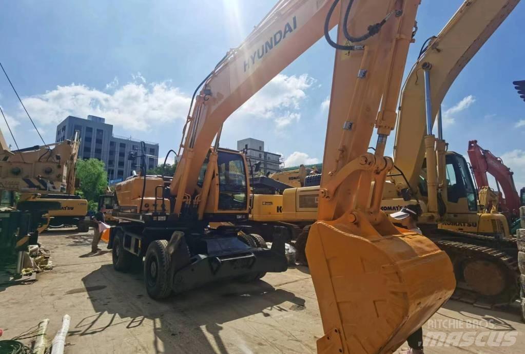 Hyundai R210W-9 Excavatoare cu roti