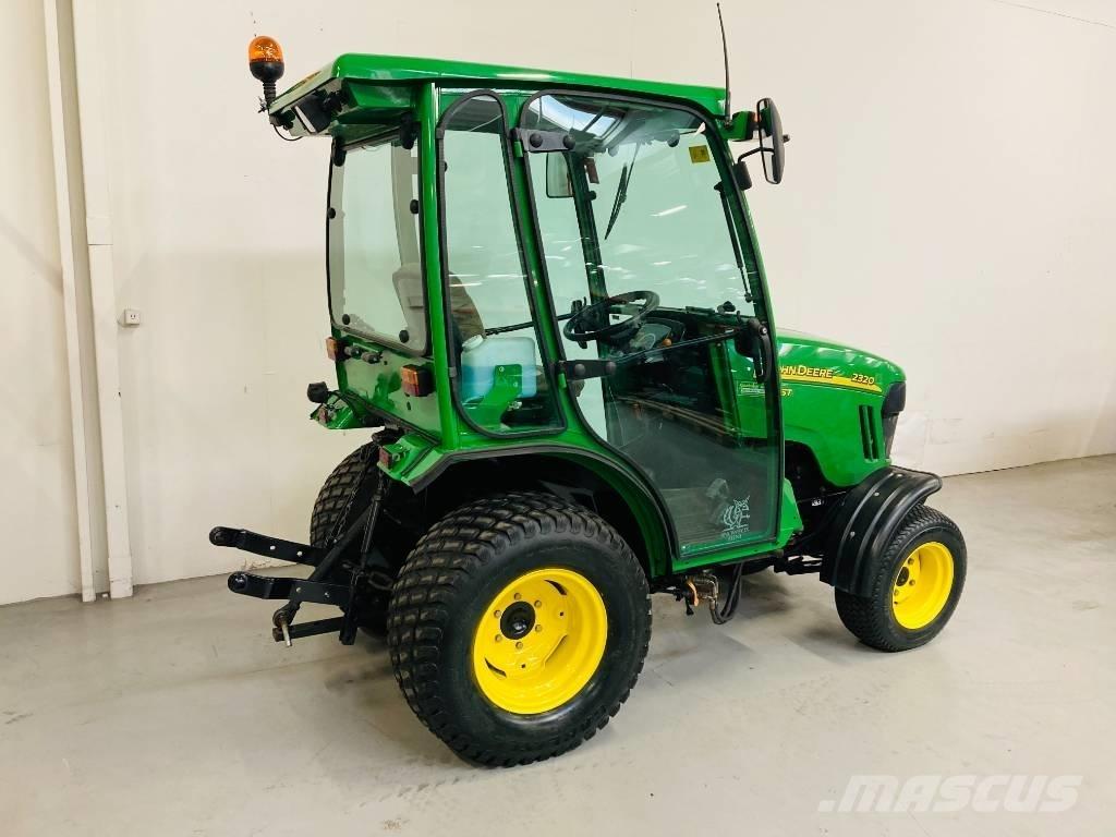 John Deere 2320 Tractoare compacte