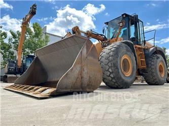CASE 921 E Incarcator pe pneuri
