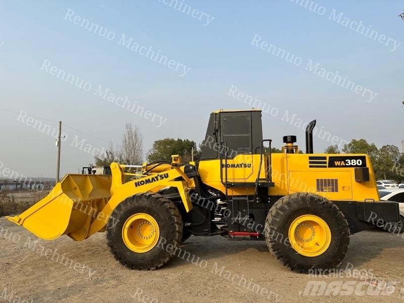 Komatsu WA380 Incarcator pe pneuri
