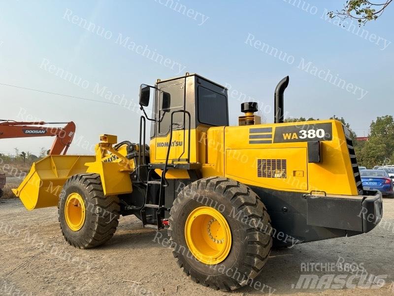 Komatsu WA380 Incarcator pe pneuri