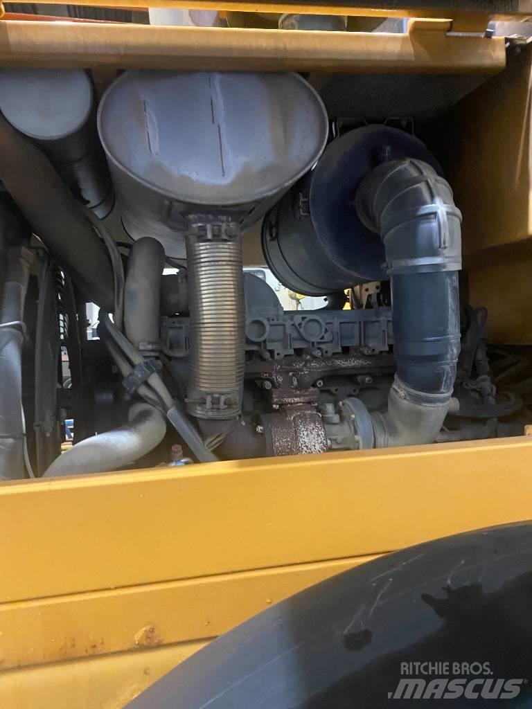Ljungby L 10 Incarcator pe pneuri