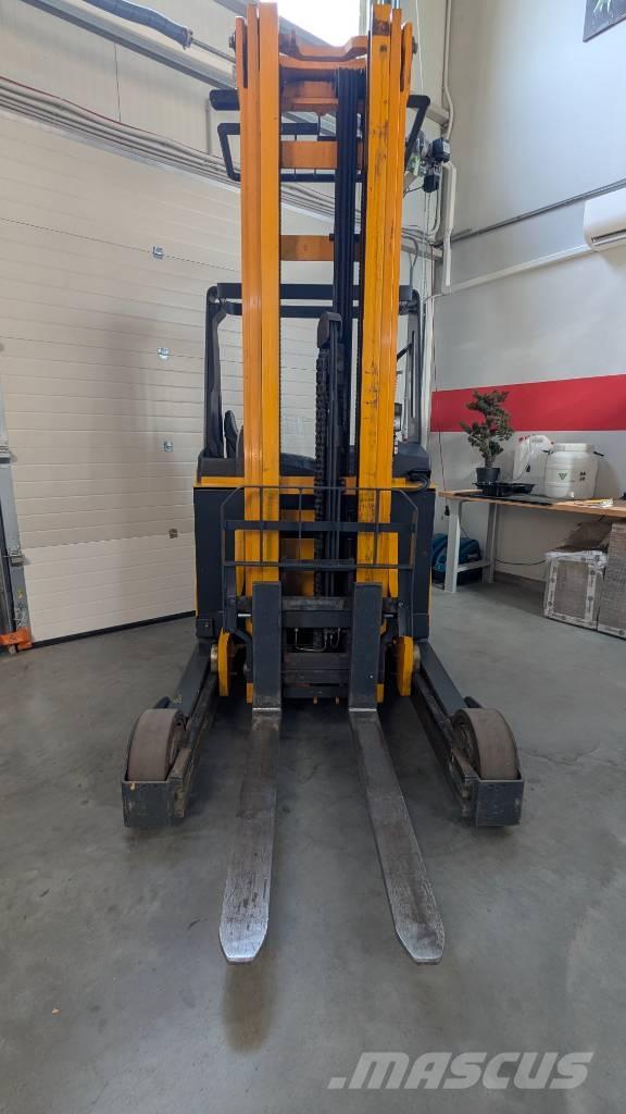 Jungheinrich ETV 325 Stivuitor cu catarg retractabil